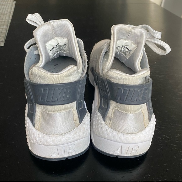 Women’s Nike Huarache US 7.5 - Picture 4 of 5